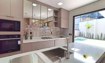 Extraordinária casa térrea com Piscina, 3 suítes e vista permanente para área verde, à venda por R$ 2.200.000 - Cond Portal dos Bandeirantes -Salto/SP