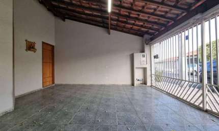 Casa TÉRREA com suíte, churrasqueira móveis planejados e uma localização sensacional com 125 m², no Residencial São Domingos - Itu/SP