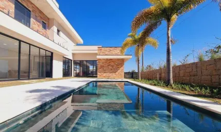 Casa mobiliada, prática, funcional, com muito lazer, piscina, fire lounge e uma vista exuberante do pôr do sol.