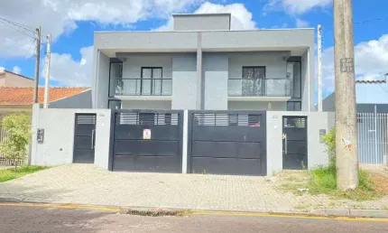 Sobrado para venda tem 180 metros quadrados com 3 quartos