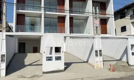 Casa com 3 quartos à venda na Rua Inconfidentes, 340, Bom Retiro, Joinville