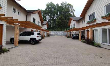 CASA  A VENDA 2 SUITES + LAVABO EM GRAMADO, Loteamento Belvedere, Gramado - RS