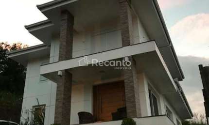 CASA DE 03 DORMITÓRIOS E COM 238 M² EM GRAMADO, Vale das Colinas, Gramado - RS