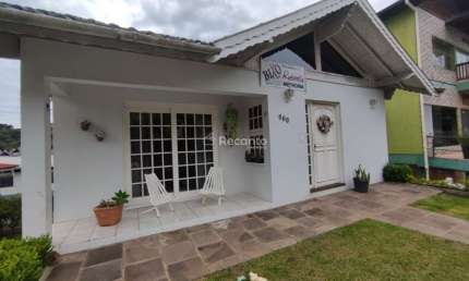 CASA 3 DORMÍTORIOS COM PISCINA A VENDA EM GRAMADO, Piratini, Gramado - RS