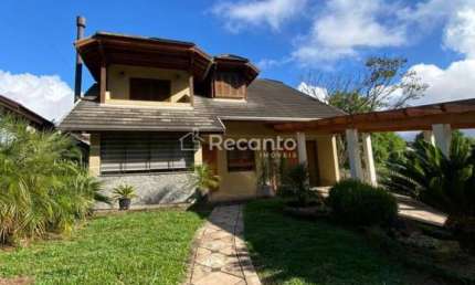 CASA COM 03 DORMITÓRIOS EM LOTEAMENTO, Vivendas do Arvoredo, Gramado - RS