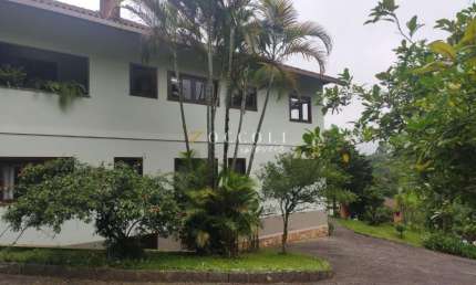 Bela casa a venda no comary com vista para o Lago e CBF