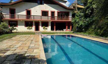 Oportunidade - Casa mobiliada para locação e venda no Comary