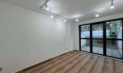 Sala comercial à venda na Rua Doutor José Mendonça Clark, Várzea, Teresópolis