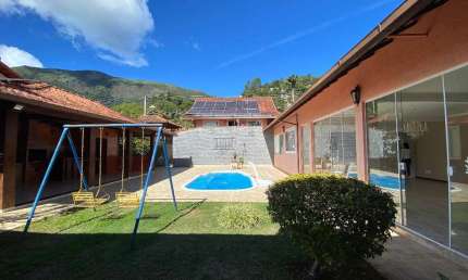 Casa com 3 quartos para alugar na Rua Rondônia, Araras, Teresópolis