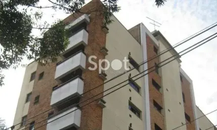 Desfrute do máximo de conforto e sofisticação nesta cobertura excepcionalmente remodelada!
