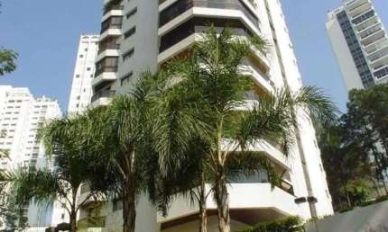 ESPETACULAR LOCALIZAÇÃO NO BAIRRO! PRÉDIO DE ALTO PADRÃO- APARTAMENTO REFORMADO- COM VISTA MARAVI