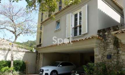 LINDA CASA EM CONDOMÍNIO - RUA TRANQUILA E ARBORIZADA.