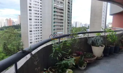 Apartamento. Morumbi. Condominio Clube. 3 dormitórios