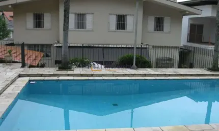 Casa com piscina jardim guedala ampla e segura 890 metros DE TERRENO.