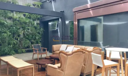 Casa comercial em jardim paulista, com 380m², 7 ambientes, sendo 4 salas no pavimento superior.