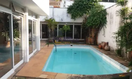 Belíssima casa Comercial ou Residencial! Jardim Guedala! Confira!.