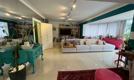 Apartamento no Morumbi. 4 Dormitórios. 4 suites. 4 vagas. 260m2
