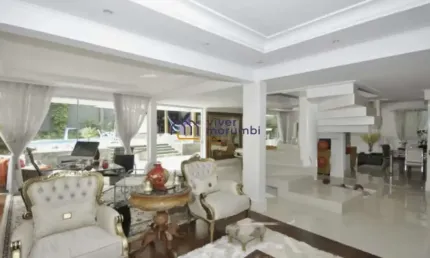 Linda Casa Reformada em Rua Tranquila do Jardim Guedala