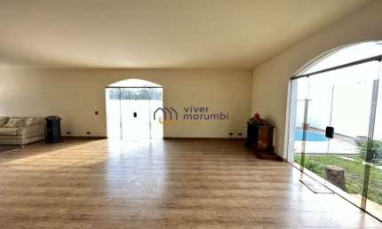 Casa 3 andares, 660m² terreno e 463m² construídos com 4 suítes, 5 vagas.