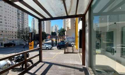 Excelente ponto comercial com 116m² e vagas visitantes na R José da Silva Ribeiro.