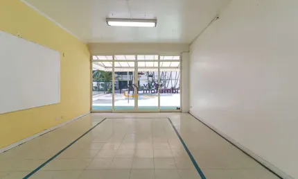 Casa comercial com 343m² em avenida de grande circulação.