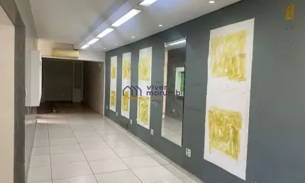 Sobrado residencial/comercial à venda com ótima localização.