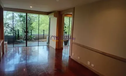 Apartamento com 4 quartos e 4 banheiros à venda, 530 m²