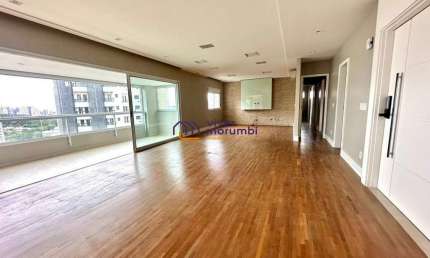Andar alto, espaçoso, bem conservado e bem localizado!