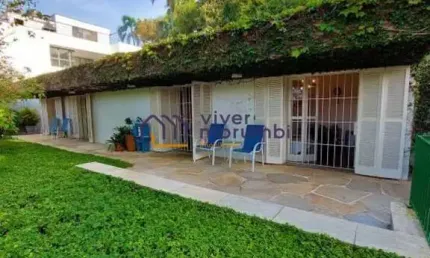 Casa Residencial no Real Parque em ótima  rua privativa!