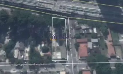 Imóvel com 03 faces, sendo elas para a Rua Bernardino de Campos, Rua República do Iraque e Av. Jorna