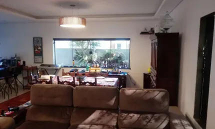 Casa térrea 4 dormitórios 1 suite 4 vagas reformada 400 metros do metrò morumbi