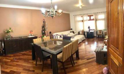 Excelente casa para locação totalmente mobiliada! Ampla, arejada, iluminada e em ótima localização!