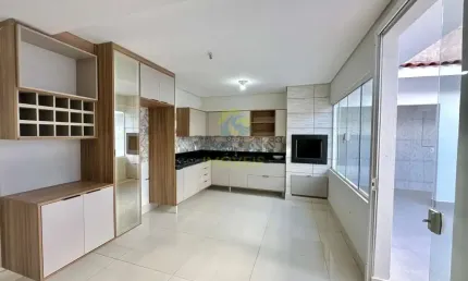 Casa ampliada, com garagem coberta, 03 quartos sendo 01 suíte, em Condomínio Rio Coxipó, Jardim Imperial, Cuiabá MT codigo: 127965