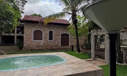 OPEN HOUSE VENDE LINDA CASA COM EDÍCULA NA REGIÃO OCEANICA!!