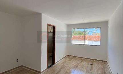 Open House Imóveis - Casa de 1ª Locação, em Itaipu, cômodos amplos!!