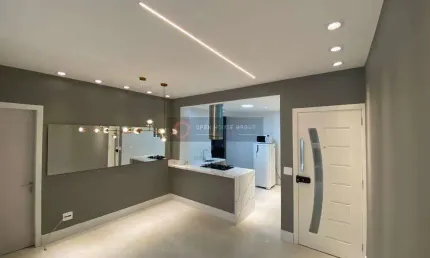 Open House vende Apartamento em Copacabana quadra da praia 3 quartos vista lateral mar