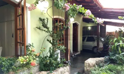 Open House vende casa próximo ao Horto Florestal no Fonseca