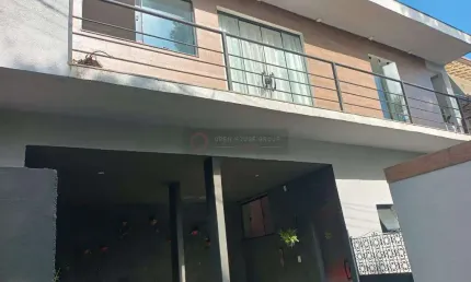 Open House vende casa no village de Itaipu com 3 suites