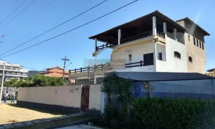Open House vende magnífica casa porteira fechada na praia de Piratininga