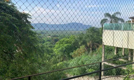Open House vende no Cond. Bela Vista, Excelente Casa, Vista livre para ITAIPÚ. Oportunidade !!!