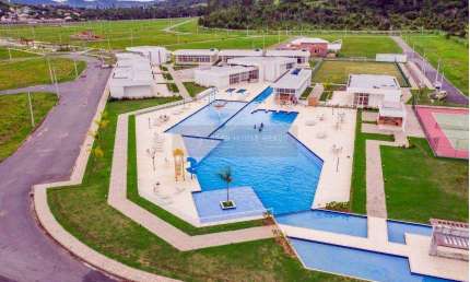Open House vende lote 360m² Solaris Residencial Clube, quadra ao lado da área de lazer. OPORTUNIDAD