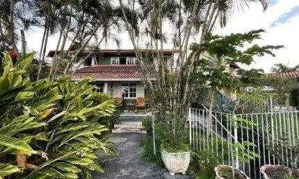 Casa com 6 quartos à venda na Estrada Washington Luís, Sapê, Niterói