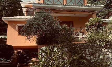 ****OPORTUNIDADE!!****  Linda Casa 4 quartos sendo 3 suites com 2 closets no Ubá V Pendotiba