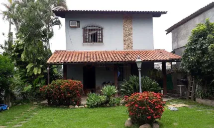 Open House - VENDE - Bela casa com 4 quartos 2 suítes.