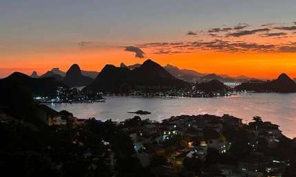 Open House Imóveis vende - Terreno em Declive com a melhor Vista de Charitas!!