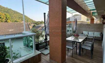 A Open  vende cobertura no  Giardino Di Capri Itacoatiara vista livre para o verde decorada 4 suíte
