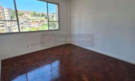 Open House Vende Apartamento de  2 Quartos no Edif. Ari Parreira