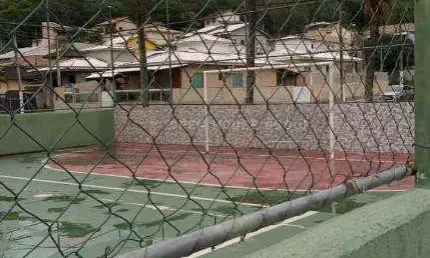Open House vende- Casa com 3  quartos sendo 1 suíte com closet e sacada no Alferes Tiradentes
