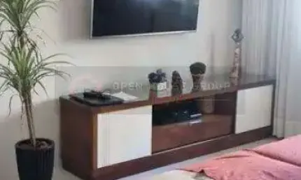OPEN HOUSE VENDE APARTAMENTO AMPLO MODERNIZADO COM 2 QUARTOS SENDO 1 SUÍTE EM SANTA ROSA.