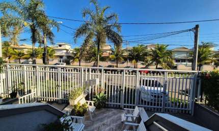 A Open vende casa Camboinhas em condomínio próximo a praia, sendo 3 suítes, ampla,  nada a fazer !!